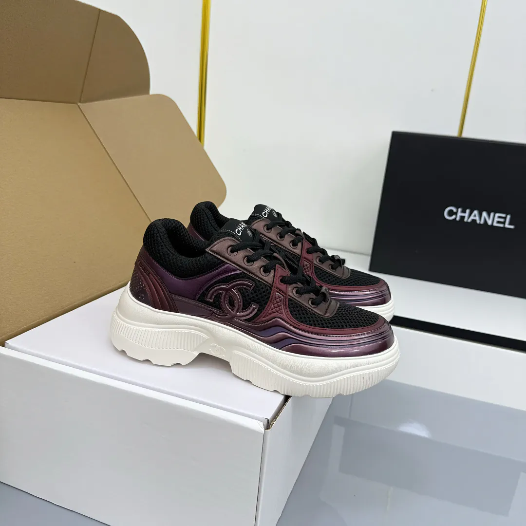 👟👟Ex-factory price 660👟👟 Chanel bread shoes ~ original calfskin panda shoes Chanel 25C latest hot style panda black and white sports shoes casual sneakers Xiaoxiang hot item classic black and white panda color coco girls must pay Fabric: original custom mixed sheepskin lining: original imported breathable mesh lining outsole: Original molded rubber + TPU combination Size: Women's 35-41 Buy now👉 Buy now👉